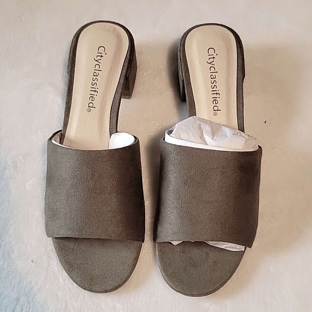 Cityclassified Women's Slip On